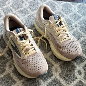 Brooks Adrenaline GTS 24
